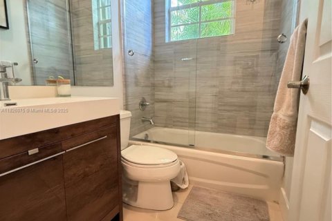 Casa en alquiler en Doral, Florida, 4 dormitorios, 220.74 m2 № 1936414 - foto 23