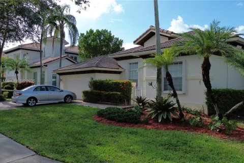 Casa en alquiler en Doral, Florida, 4 dormitorios, 220.74 m2 № 1936414 - foto 1