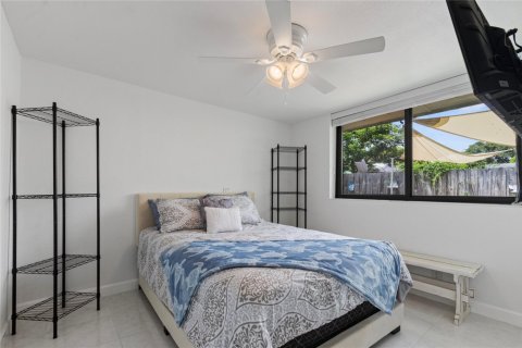 Casa en alquiler en Boynton Beach, Florida, 4 dormitorios, 145.67 m2 № 976770 - foto 1