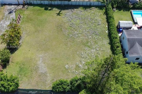 Terrain à Miami, Floride № 2051295