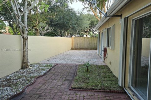 Villa ou maison à louer à Hialeah, Floride: 3 chambres, 163.14 m2 № 1920374 - photo 16