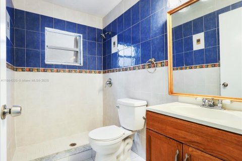 Villa ou maison à louer à Hialeah, Floride: 3 chambres, 163.14 m2 № 1920374 - photo 13