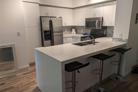 Copropriété à vendre à Aventura, Floride: 2 chambres, 109.62 m2 № 1958762 - photo 2
