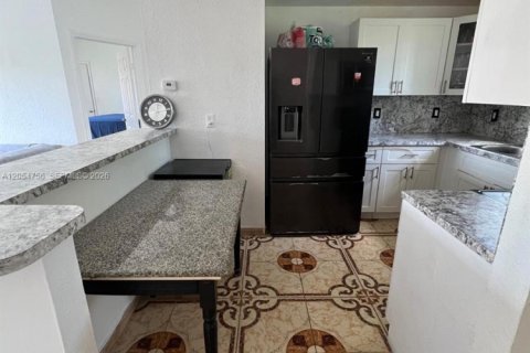Condo in Miami, Florida, 2 bedrooms  № 2186771 - photo 10