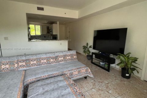 Condo in Miami, Florida, 2 bedrooms  № 2186771 - photo 6