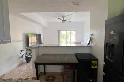 Condo in Miami, Florida, 2 bedrooms  № 2186771 - photo 18