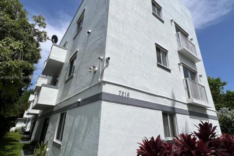 Condo in Miami, Florida, 2 bedrooms № 2186771