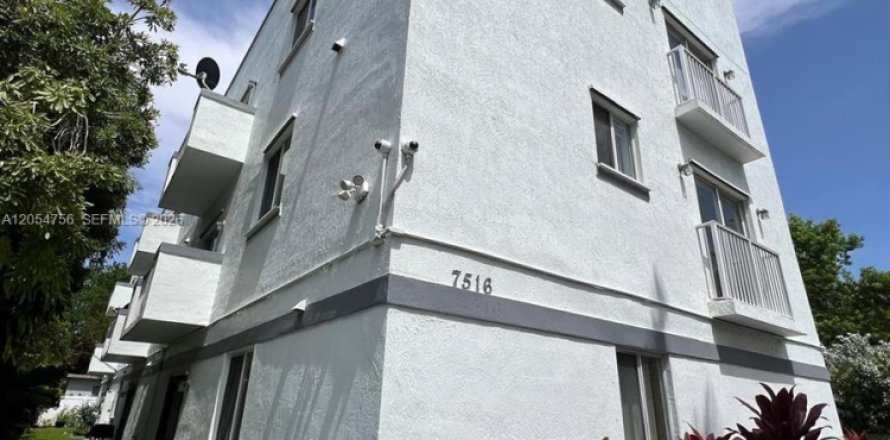 Condo in Miami, Florida, 2 bedrooms  № 2186771