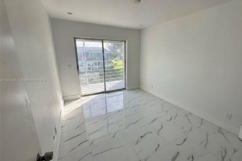 Copropriété à vendre à Deerfield Beach, Floride: 2 chambres, 76.92 m2 № 1969990 - photo 6