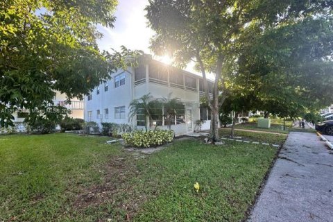 Copropriété à vendre à Deerfield Beach, Floride: 2 chambres, 76.92 m2 № 1969990 - photo 13