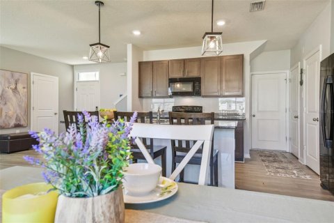 House in Wesley Chapel, Florida 4 bedrooms, 186.45 sq.m. № 1623040 - photo 2