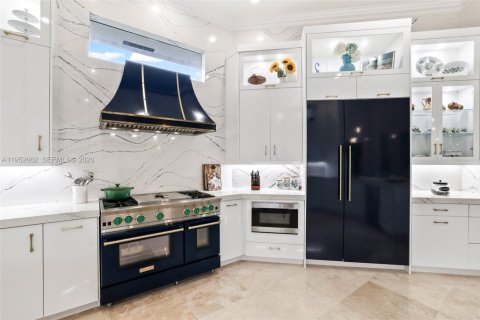 Купить виллу или дом в Плантация, Флорида 9 комнат, 357.67м2, № 2007584 - фото 18