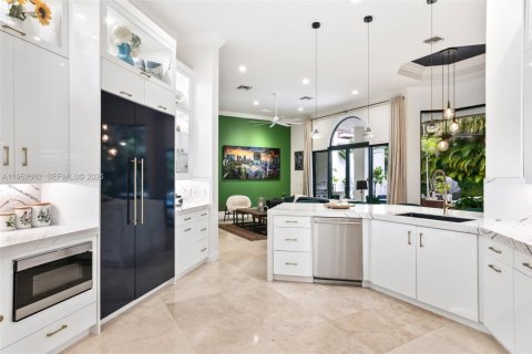 Купить виллу или дом в Плантация, Флорида 9 комнат, 357.67м2, № 2007584 - фото 15