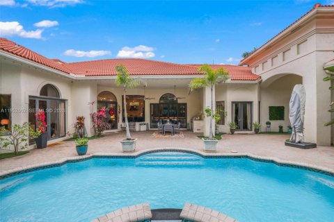 Купить виллу или дом в Плантация, Флорида 9 комнат, 357.67м2, № 2007584 - фото 7