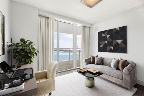 Condominio en venta en Miami Beach, Florida, 3 dormitorios, 200.48 m2 № 1685929 - foto 19