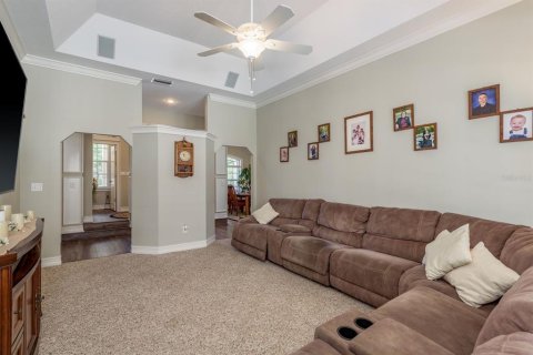 House in New Port Richey, Florida 5 bedrooms, 322.09 sq.m. № 2136641 - photo 13