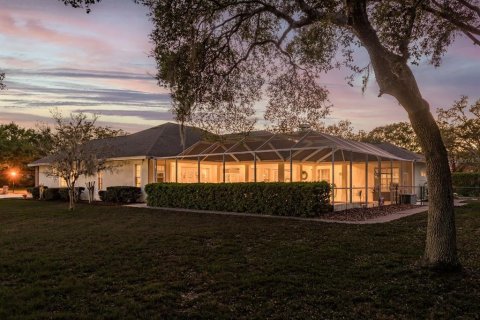 House in New Port Richey, Florida 5 bedrooms, 322.09 sq.m. № 2136641 - photo 7