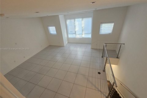 Adosado en alquiler en Doral, Florida, 4 dormitorios, 223.71 m2 № 1933741 - foto 6