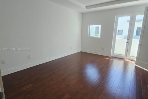 Adosado en alquiler en Doral, Florida, 4 dormitorios, 223.71 m2 № 1933741 - foto 10