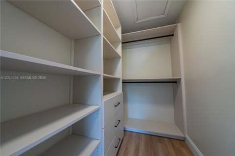 Снять в аренду виллу или дом в Майами, Флорида 3 спальни, 171.4м2, № 2077391 - фото 18