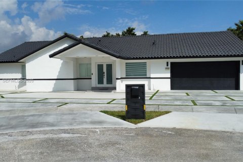 Villa ou maison à vendre à Miami, Floride: 4 chambres, 252.6 m2 № 2042966 - photo 26