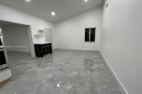 Villa ou maison à vendre à Miami, Floride: 4 chambres, 252.6 m2 № 2042966 - photo 18