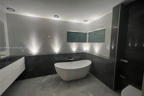Villa ou maison à vendre à Miami, Floride: 4 chambres, 252.6 m2 № 2042966 - photo 21