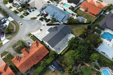 Villa ou maison à vendre à Miami, Floride: 4 chambres, 252.6 m2 № 2042966 - photo 11