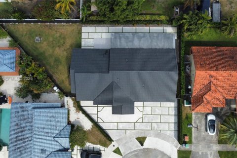 Villa ou maison à vendre à Miami, Floride: 4 chambres, 252.6 m2 № 2042966 - photo 9