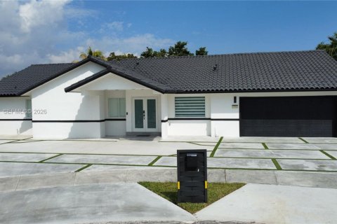 Villa ou maison à vendre à Miami, Floride: 4 chambres, 252.6 m2 № 2042966 - photo 24