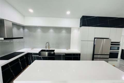 Villa ou maison à vendre à Miami, Floride: 4 chambres, 252.6 m2 № 2042966 - photo 23