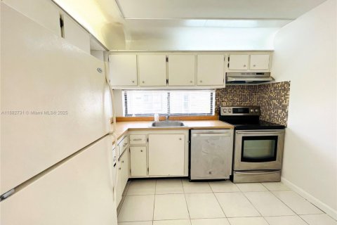 Condominio en alquiler en Sunny Isles Beach, Florida, 1 dormitorio, 71.26 m2 № 1929610 - foto 7