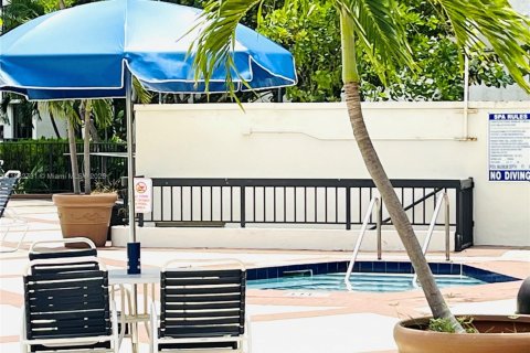 Condominio en alquiler en Sunny Isles Beach, Florida, 1 dormitorio, 71.26 m2 № 1929610 - foto 20
