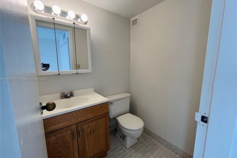 Condominio en alquiler en Sunny Isles Beach, Florida, 1 dormitorio, 71.26 m2 № 1929610 - foto 9
