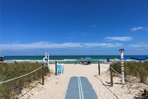 Condominio en alquiler en Sunny Isles Beach, Florida, 1 dormitorio, 71.26 m2 № 1929610 - foto 27