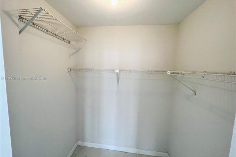 Condominio en alquiler en Sunny Isles Beach, Florida, 1 dormitorio, 71.26 m2 № 1929610 - foto 17