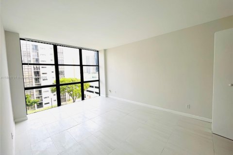 Condominio en alquiler en Sunny Isles Beach, Florida, 1 dormitorio, 71.26 m2 № 1929610 - foto 13
