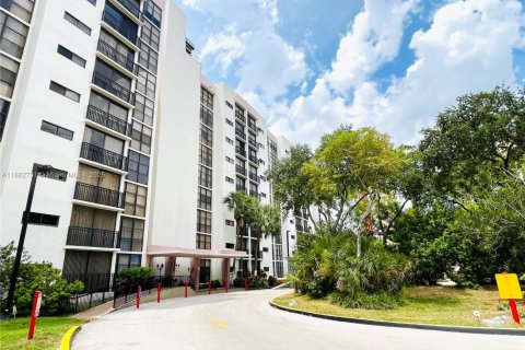 Copropriété à louer à Sunny Isles Beach, Floride: 1 chambre, 71.26 m2 № 1929610 - photo 30