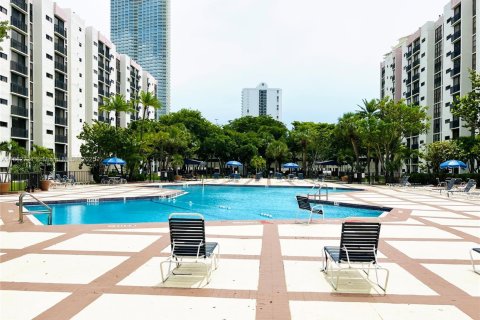 Condominio en alquiler en Sunny Isles Beach, Florida, 1 dormitorio, 71.26 m2 № 1929610 - foto 5