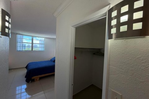 Condo in Sunny Isles Beach, Florida, 1 bedroom  № 2262012 - photo 30