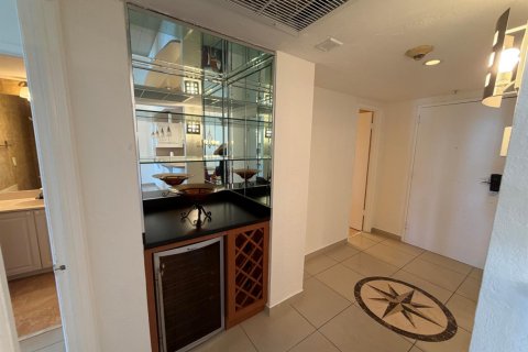 Condo in Sunny Isles Beach, Florida, 1 bedroom  № 2262012 - photo 25
