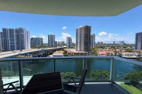 Condo in Sunny Isles Beach, Florida, 1 bedroom № 2262012