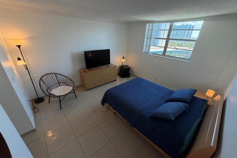 Condo in Sunny Isles Beach, Florida, 1 bedroom  № 2262012 - photo 11
