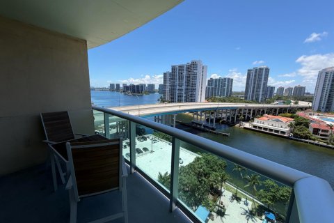 Condo in Sunny Isles Beach, Florida, 1 bedroom  № 2262012 - photo 2