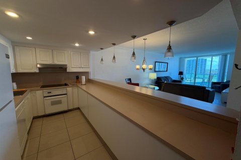 Condo in Sunny Isles Beach, Florida, 1 bedroom  № 2262012 - photo 4