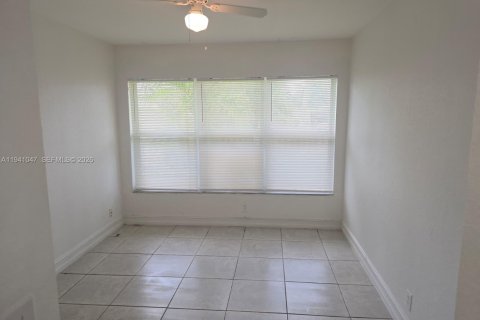 Appartement à louer à Hollywood, Floride: 1 chambre № 1998097 - photo 4