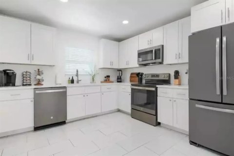 Casa en alquiler en Sarasota, Florida, 4 dormitorios, 157.38 m2 № 2165913 - foto 7