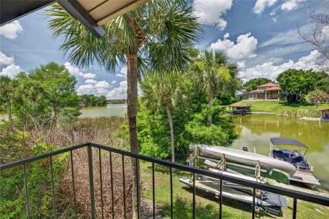Condo in Altamonte Springs, Florida, 2 bedrooms № 2198782 - photo 23