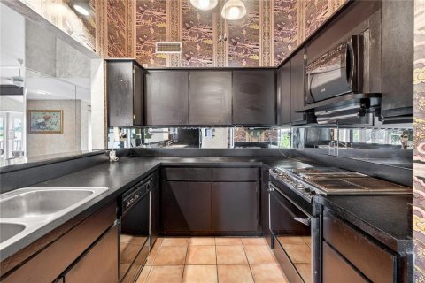 Condo in Altamonte Springs, Florida, 2 bedrooms № 2198782 - photo 11
