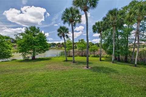 Condo in Altamonte Springs, Florida, 2 bedrooms № 2198782 - photo 25